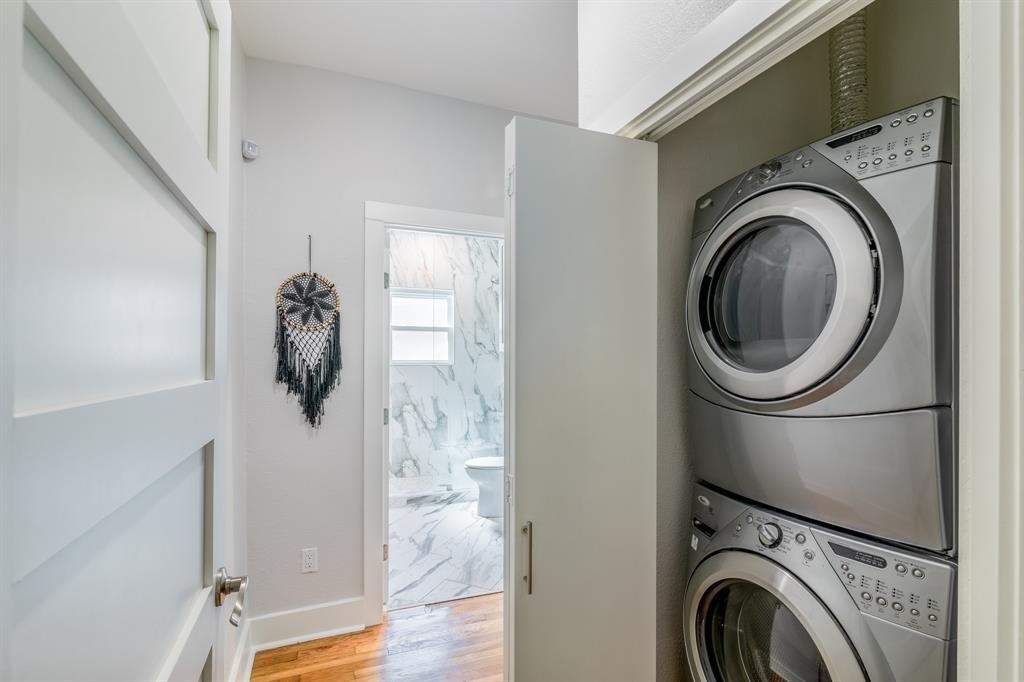 1003 E 39th St - Photo 10