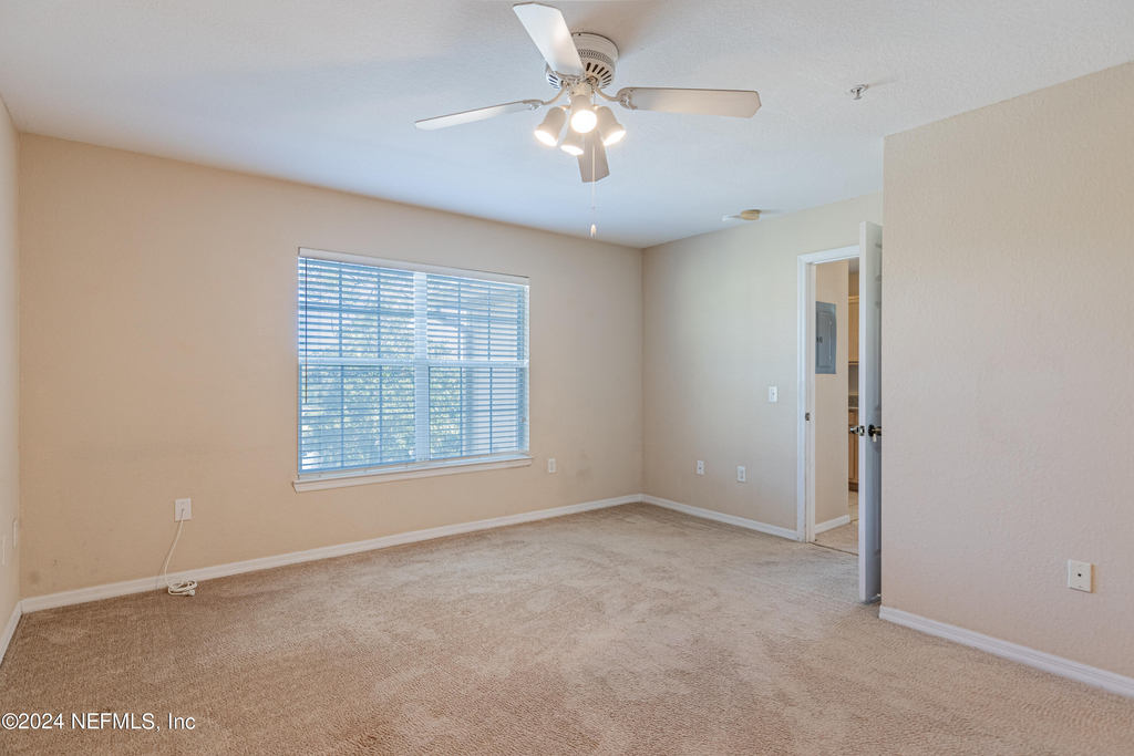 7800 Point Meadows Drive - Photo 7
