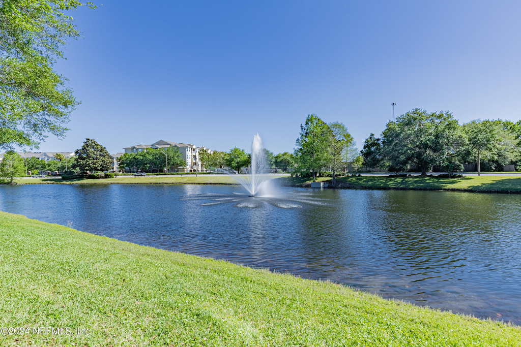 7800 Point Meadows Drive - Photo 24