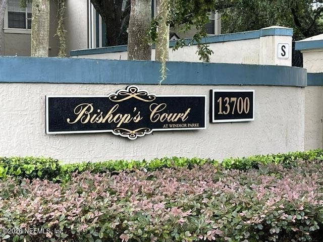 13700 Richmond Park Drive - Photo 1