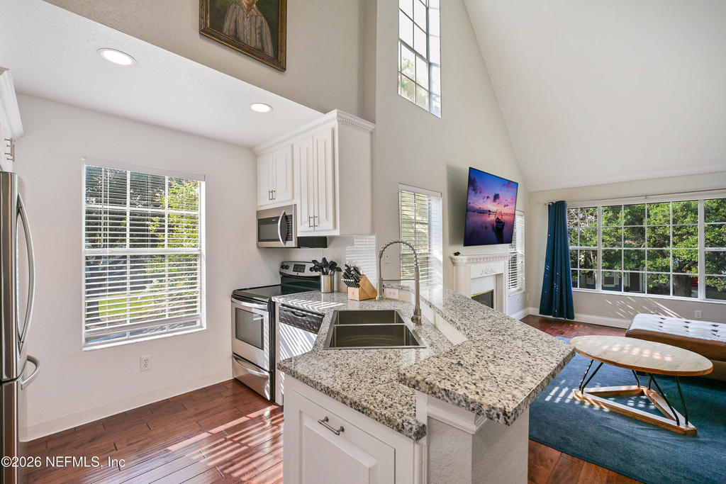 13703 Richmond Park Drive - Photo 7