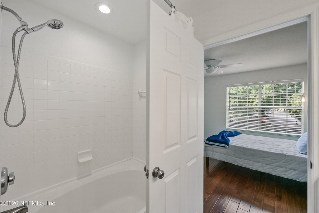 13703 Richmond Park Drive - Photo 24