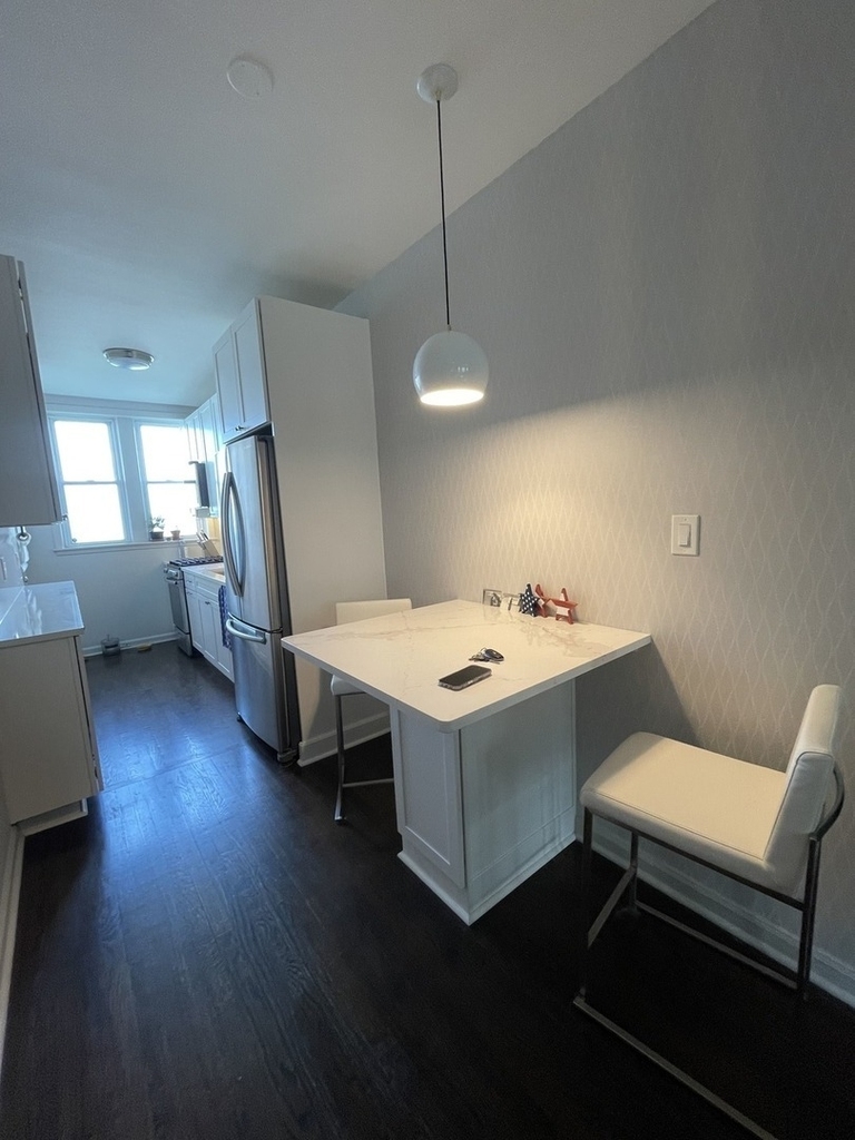 1210 W Jarvis Avenue - Photo 4