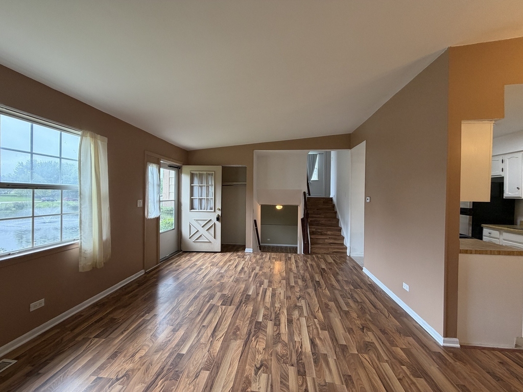 301 Cherrywood Court - Photo 3