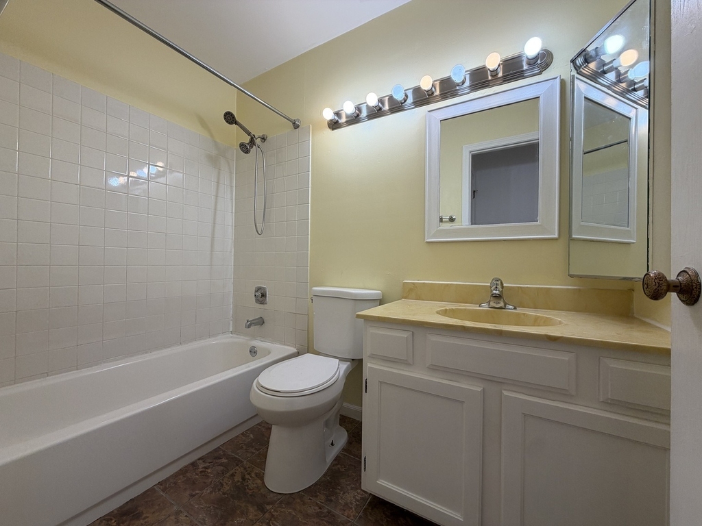 301 Cherrywood Court - Photo 9