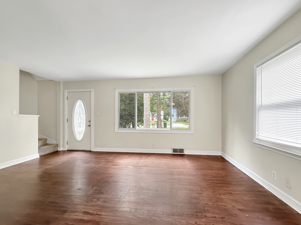 830 N Loomis Street - Photo 2
