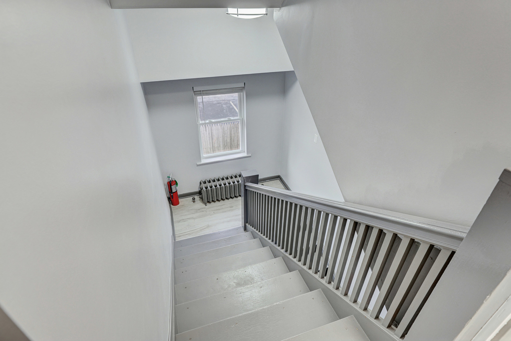 6 S Monterey Avenue - Photo 1
