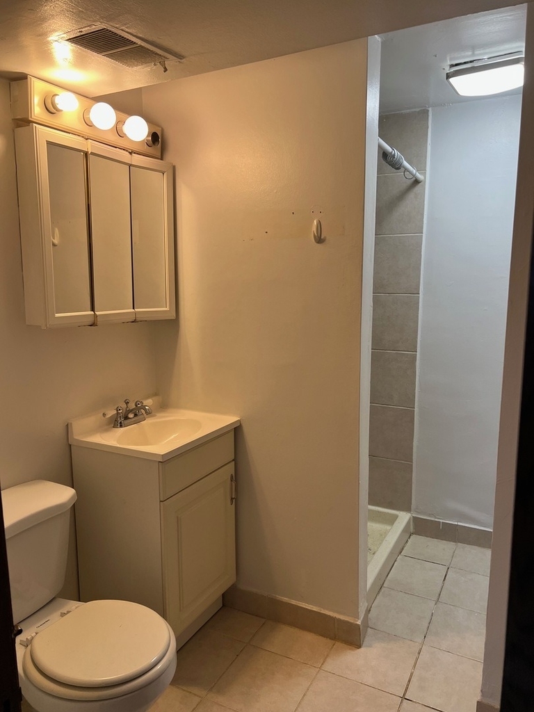 3762 N Kenmore Avenue - Photo 8