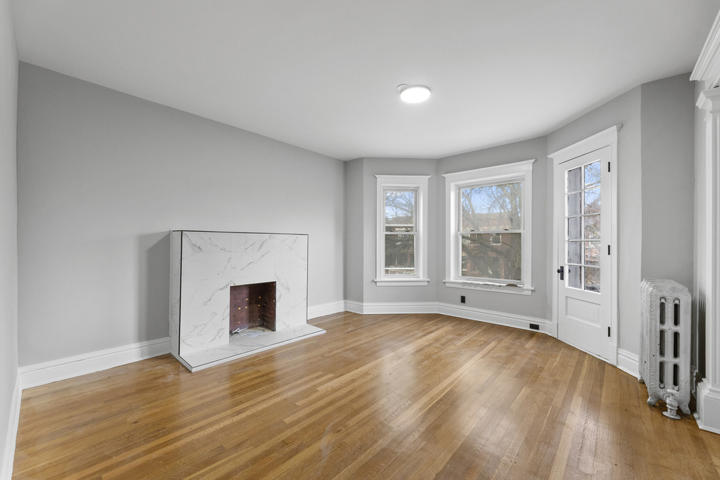 7645 S Morgan Street - Photo 2