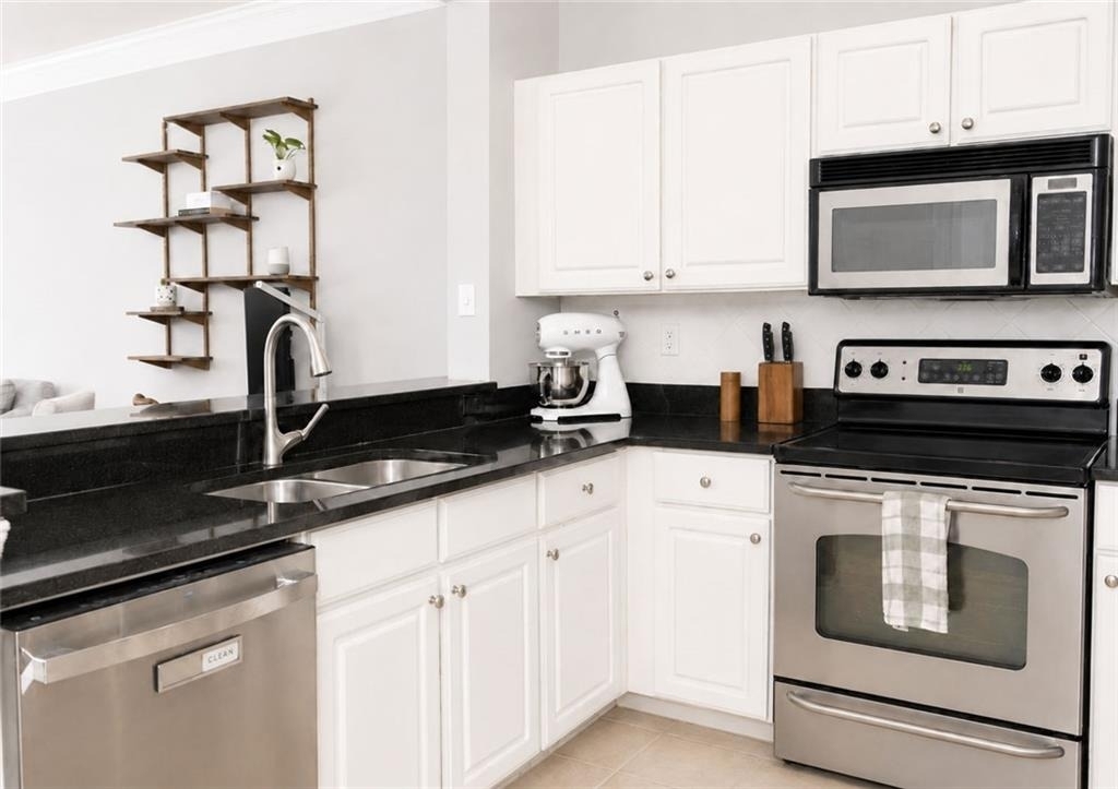 1850 Cotillion Drive - Photo 4