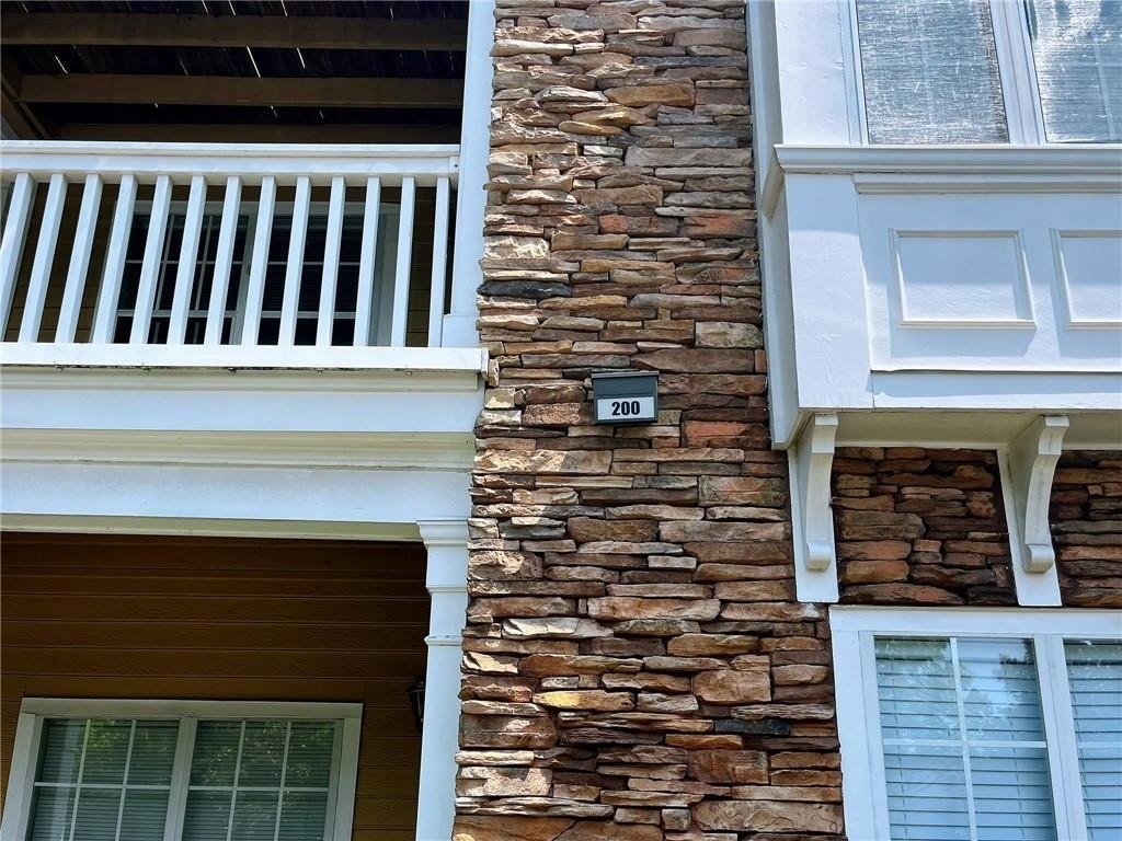 233 Bentley Place, - Photo 1