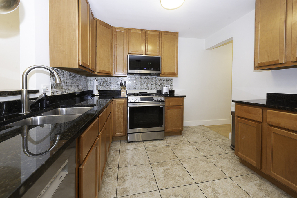 4030 N Mozart Street - Photo 4
