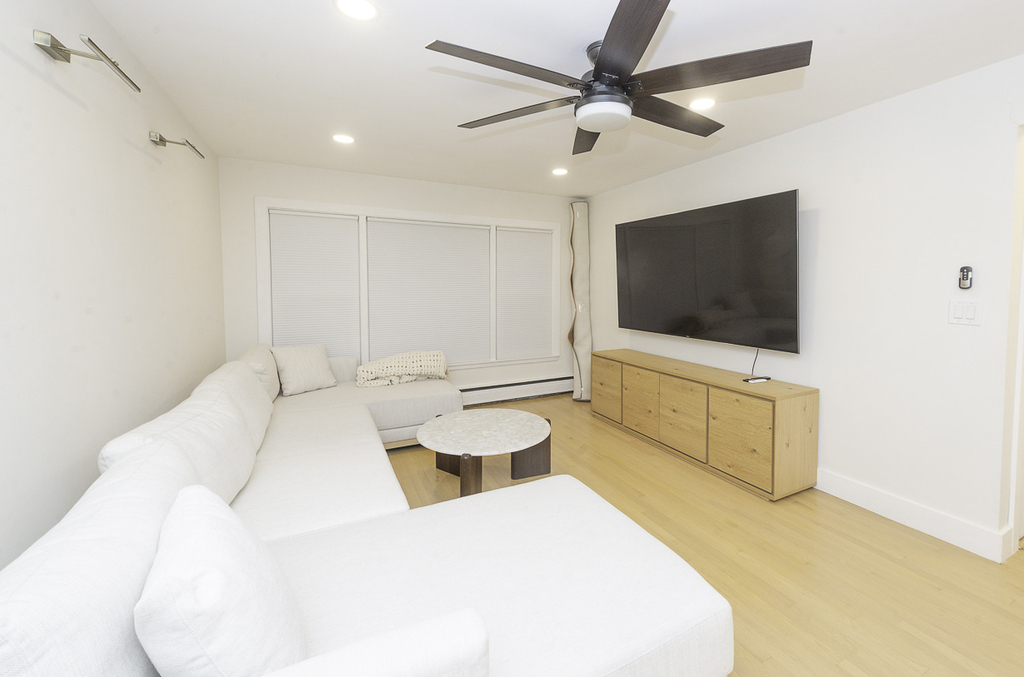4030 N Mozart Street - Photo 2