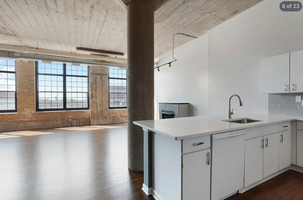 17 N Loomis Street - Photo 2