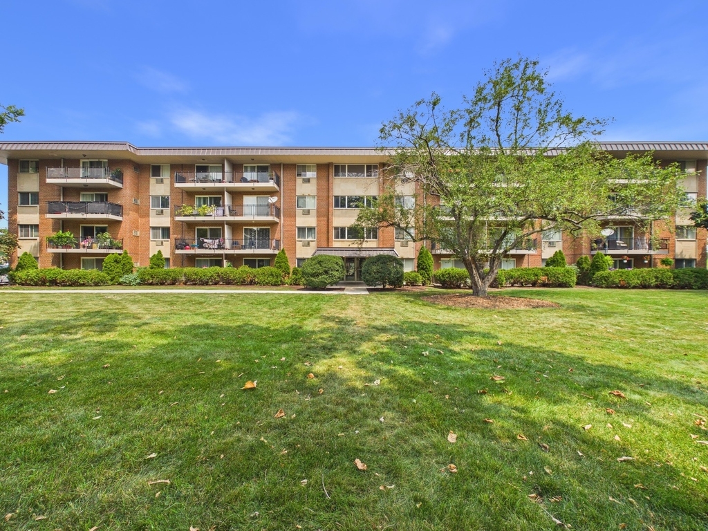 2210 S Goebbert Road - Photo 42