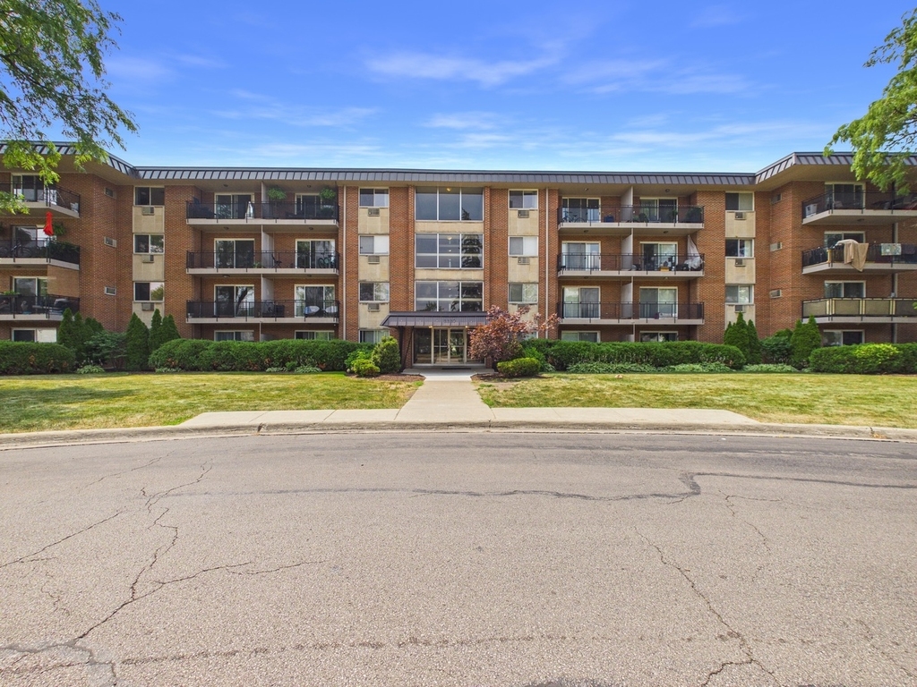 2210 S Goebbert Road - Photo 32