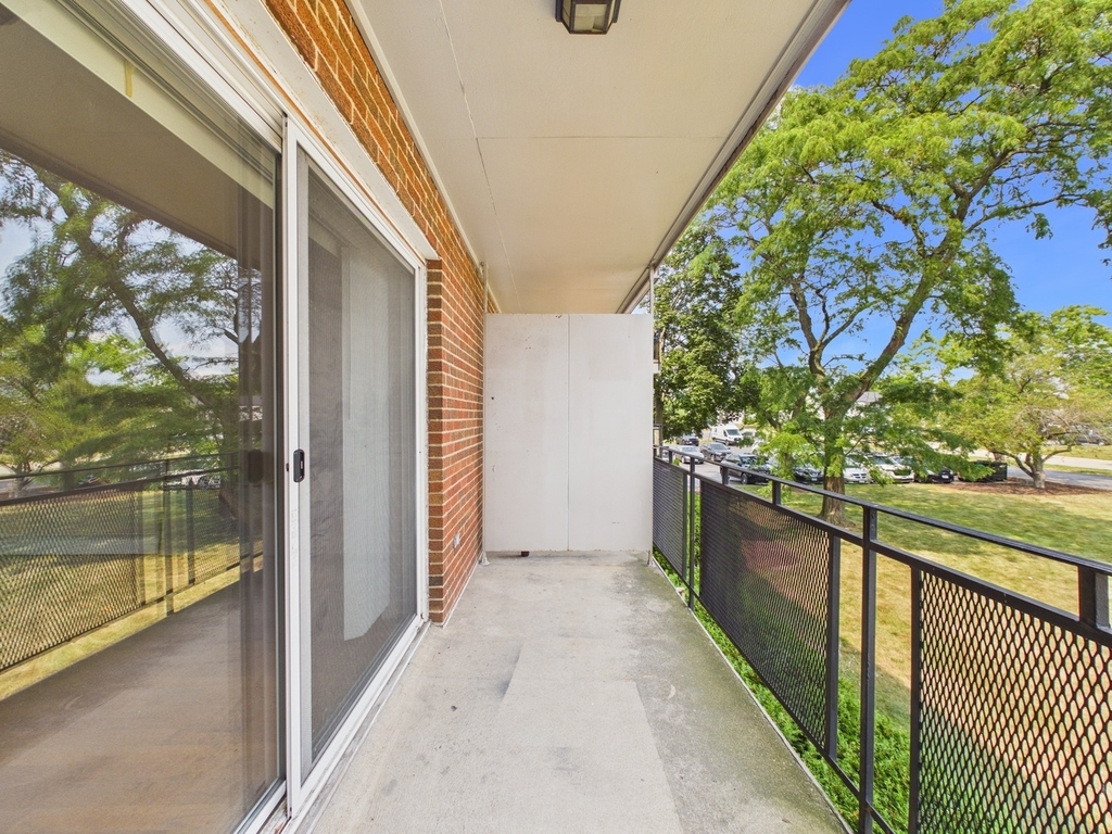 2210 S Goebbert Road - Photo 22