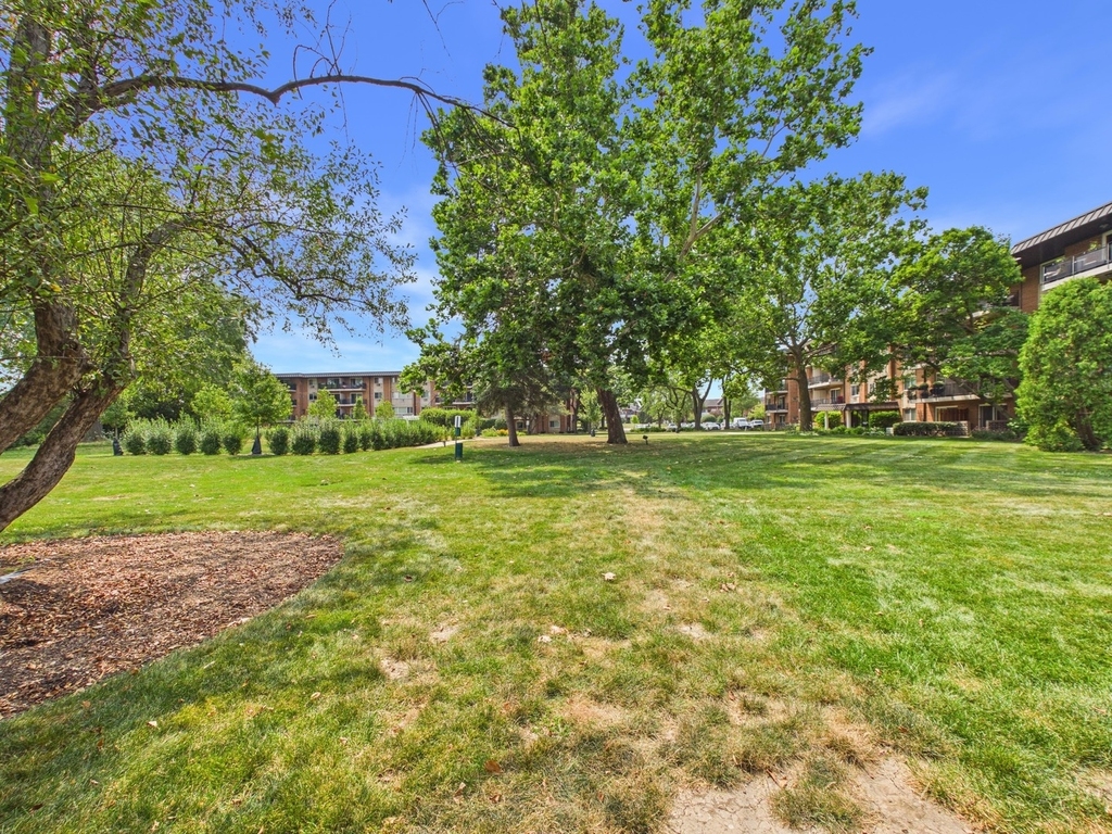 2210 S Goebbert Road - Photo 41