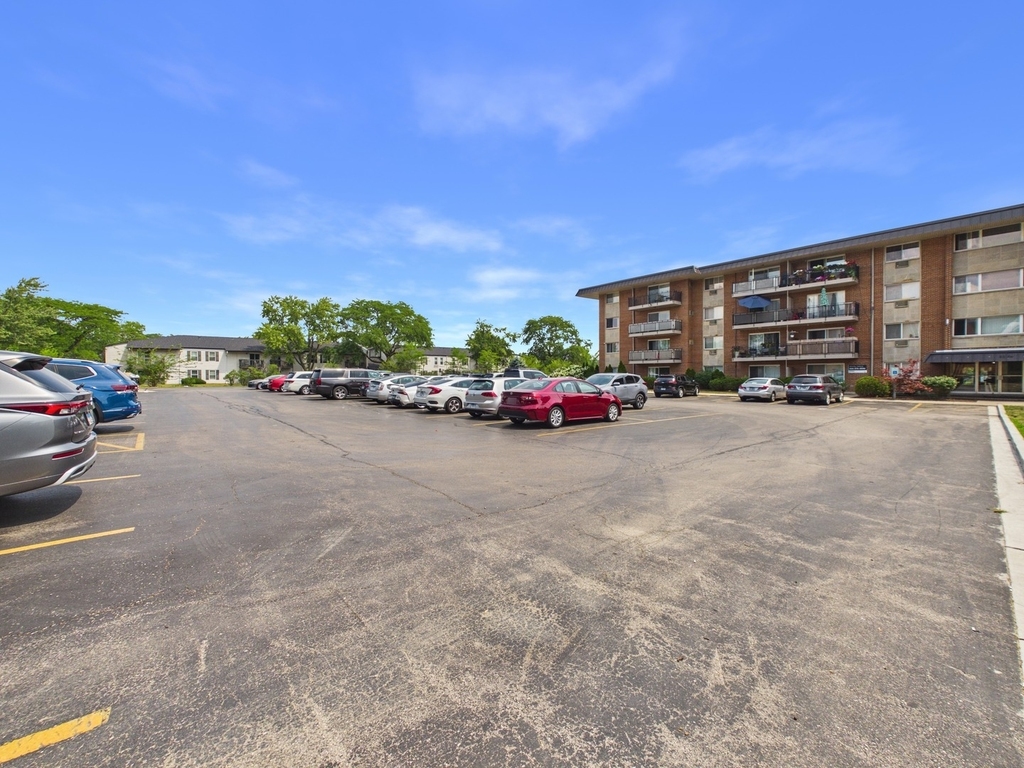 2210 S Goebbert Road - Photo 36