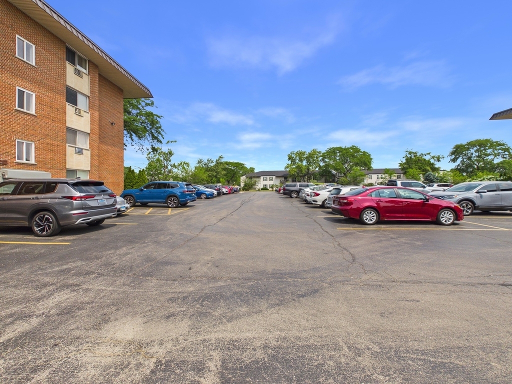 2210 S Goebbert Road - Photo 35