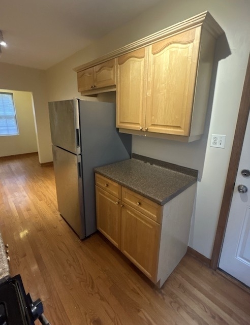 1818 W Chase Avenue - Photo 2