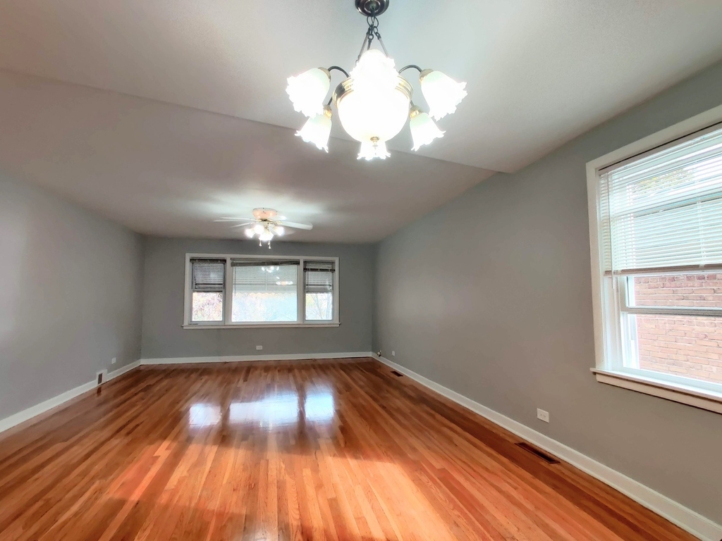 724 Florence Avenue - Photo 1