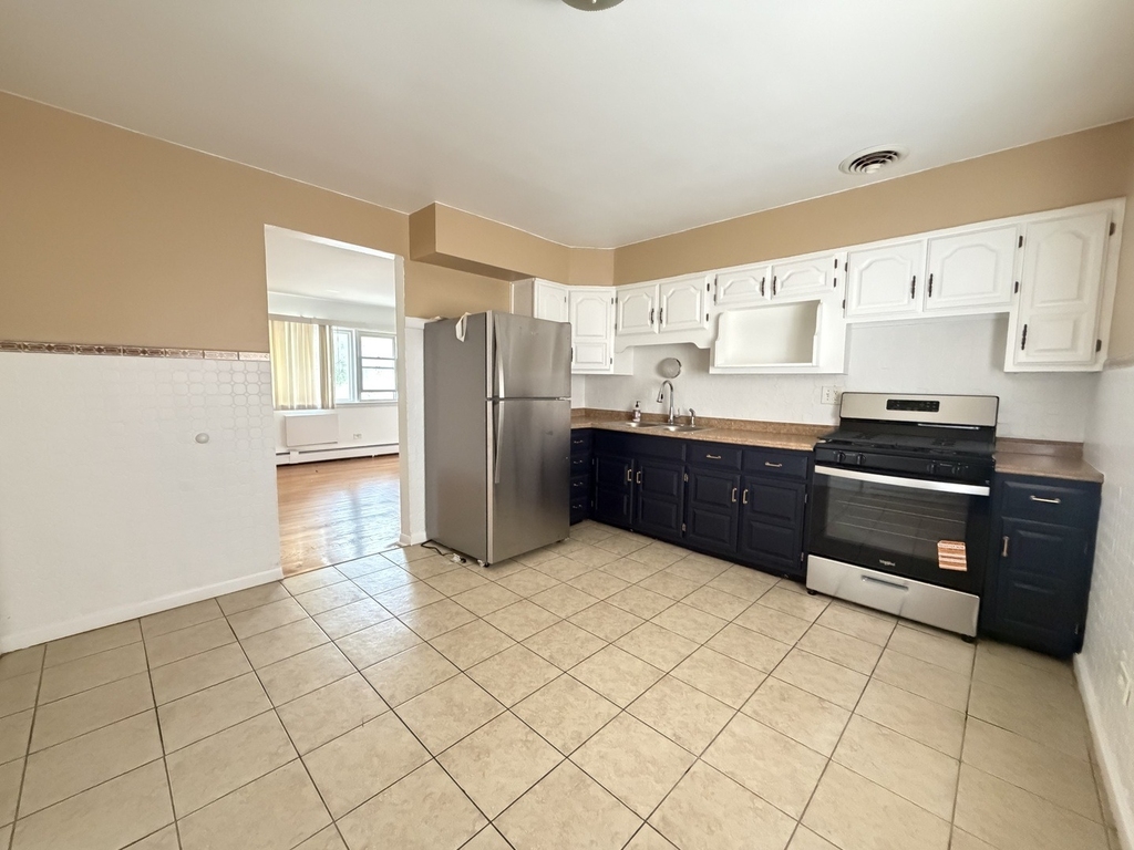700 N Parkside Avenue - Photo 4