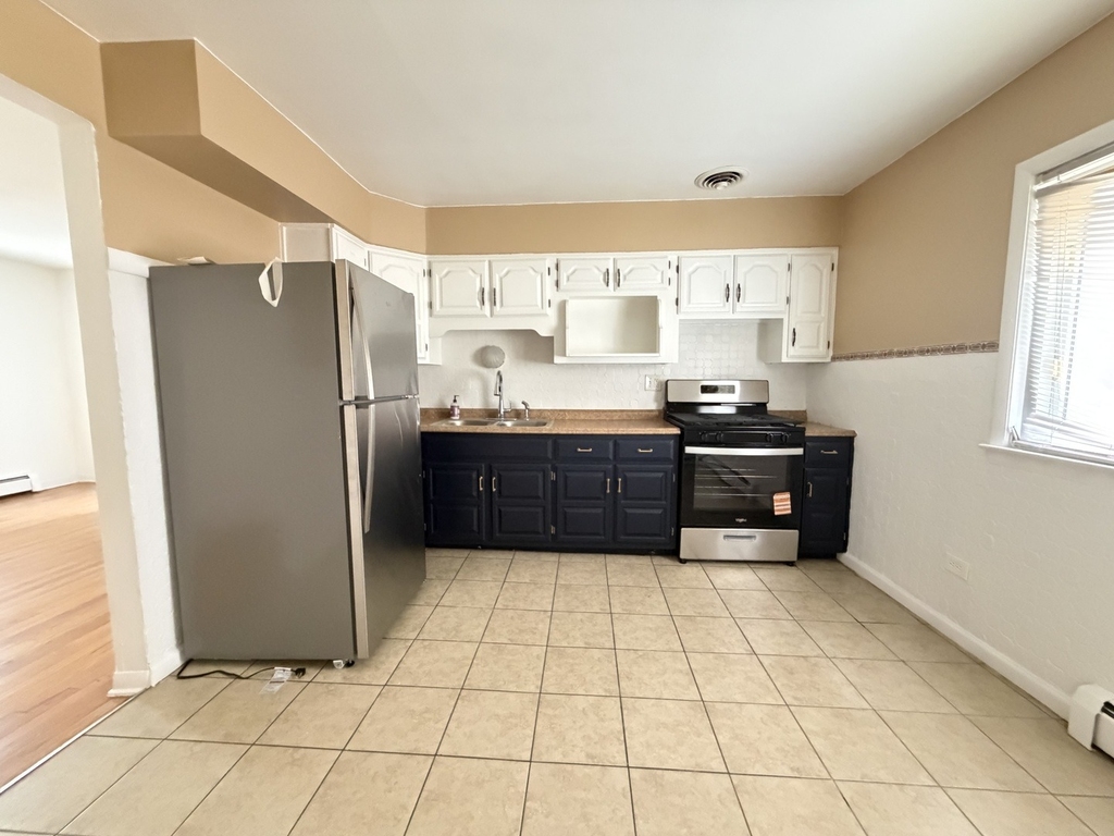 700 N Parkside Avenue - Photo 3