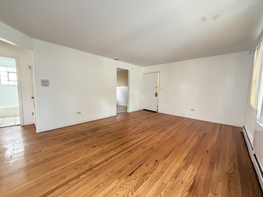 700 N Parkside Avenue - Photo 2