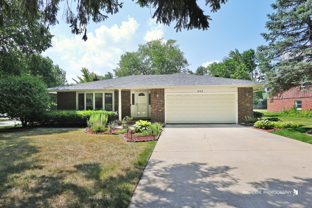 605 W Gilbert Road - Photo 0