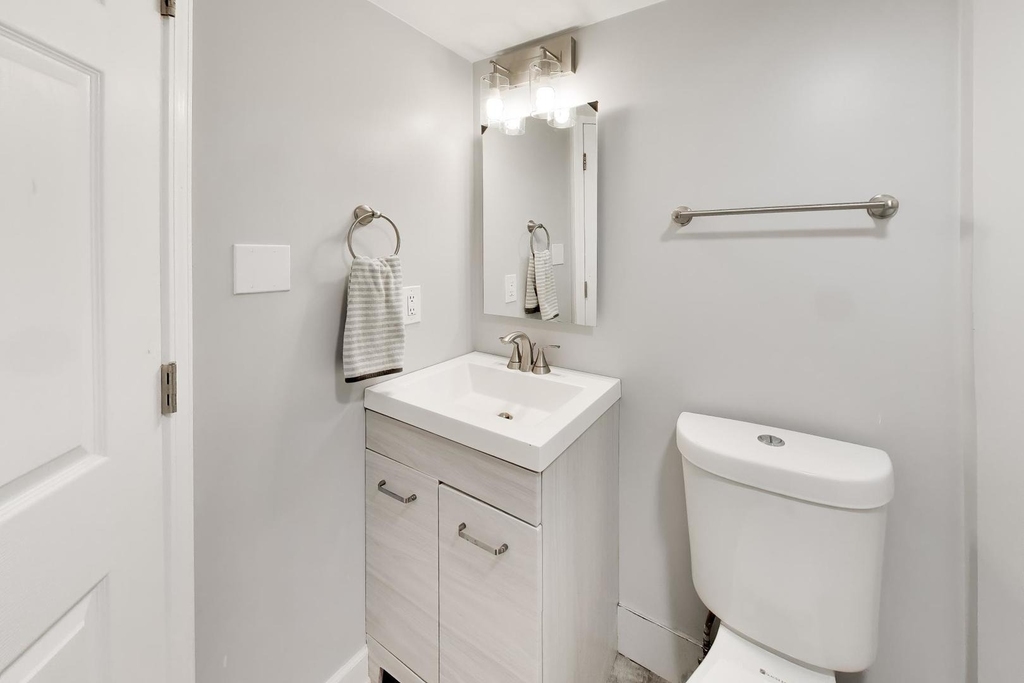 810 S Jackson Street - Photo 13