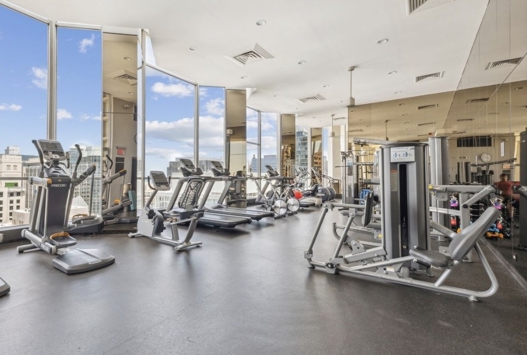 535 N Michigan Avenue - Photo 9