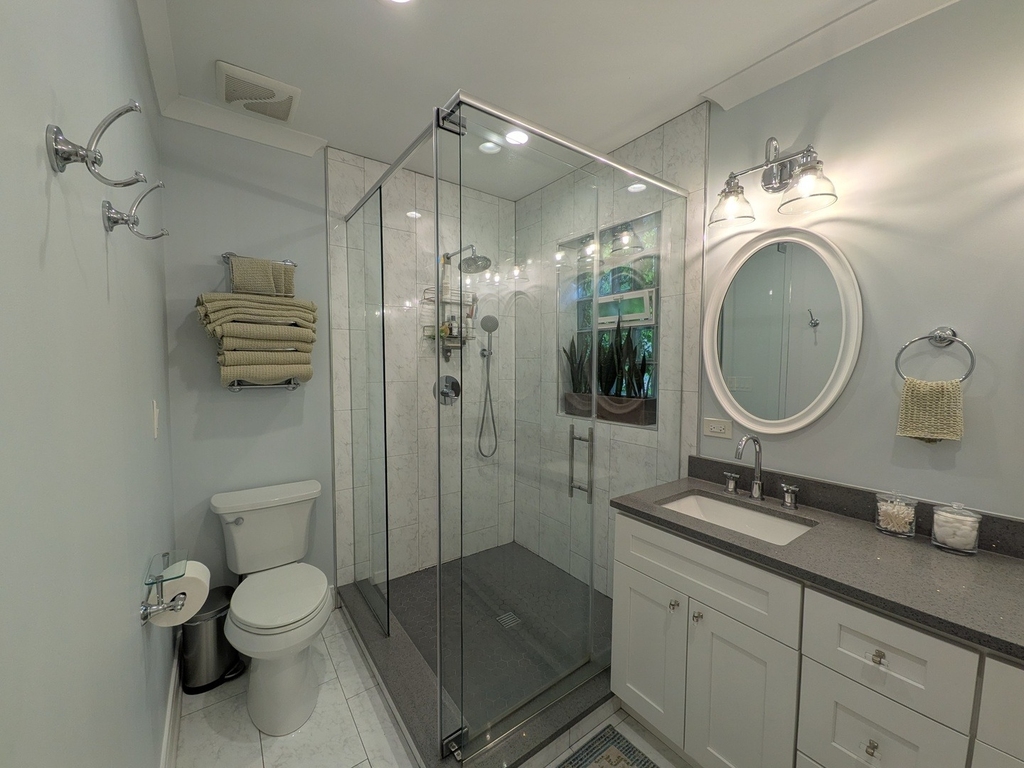 2741 Lincolnwood Drive - Photo 11