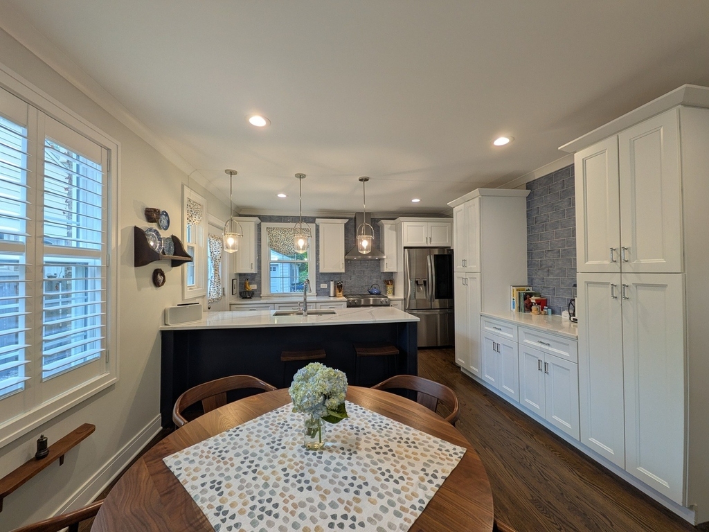 2741 Lincolnwood Drive - Photo 5