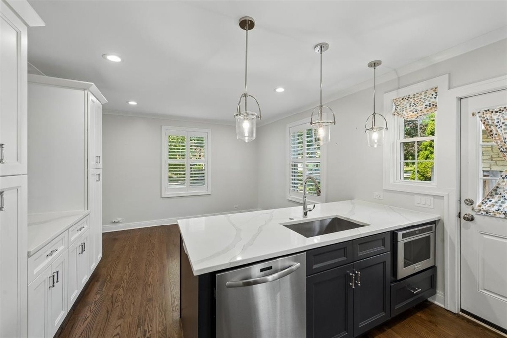2741 Lincolnwood Drive - Photo 34