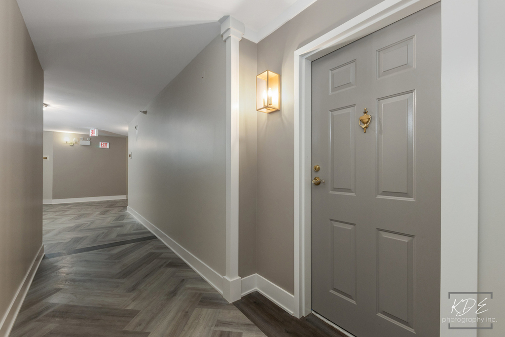 511 Aurora Avenue - Photo 2