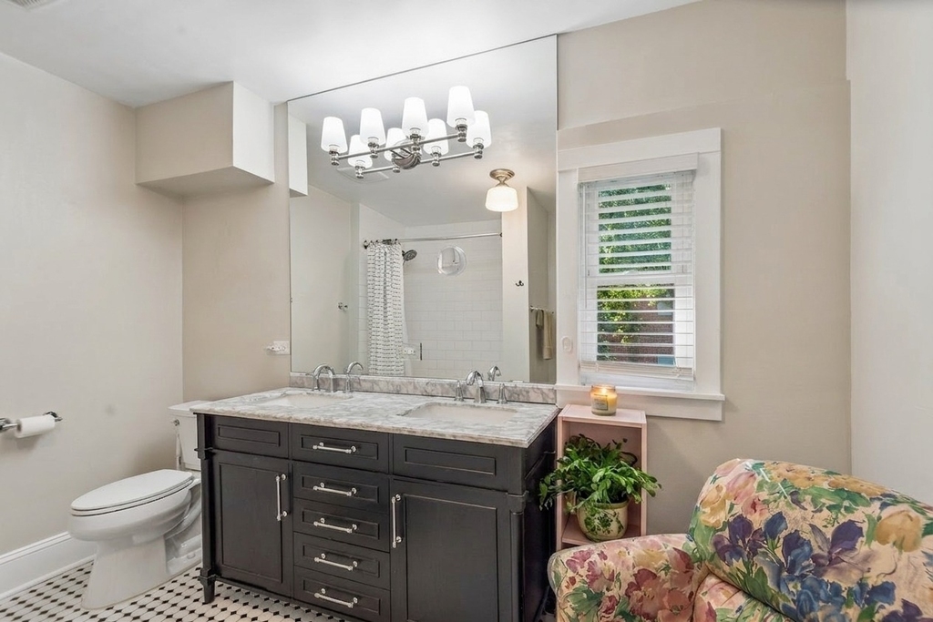 213 W Maple Avenue - Photo 12