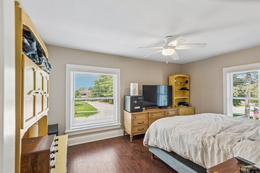 213 W Maple Avenue - Photo 11