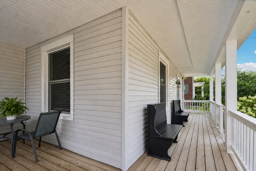 213 W Maple Avenue - Photo 1