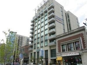 744 N Clark Street - Photo 0