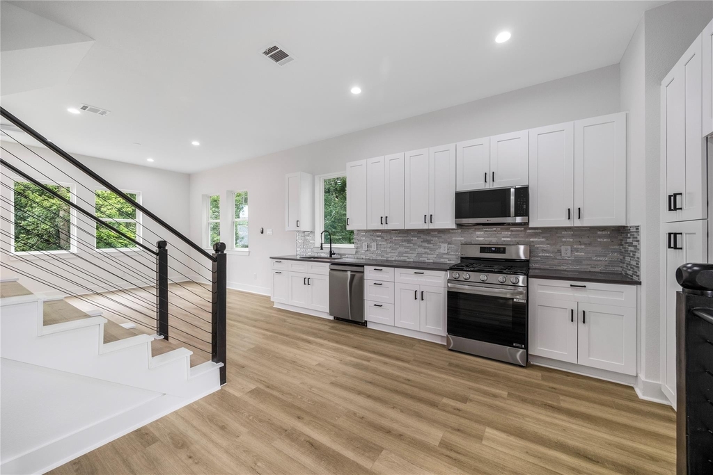 891 Lucky Street - Photo 2