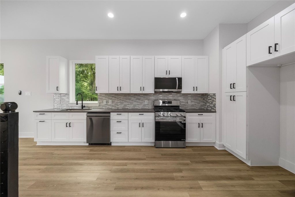 891 Lucky Street - Photo 3