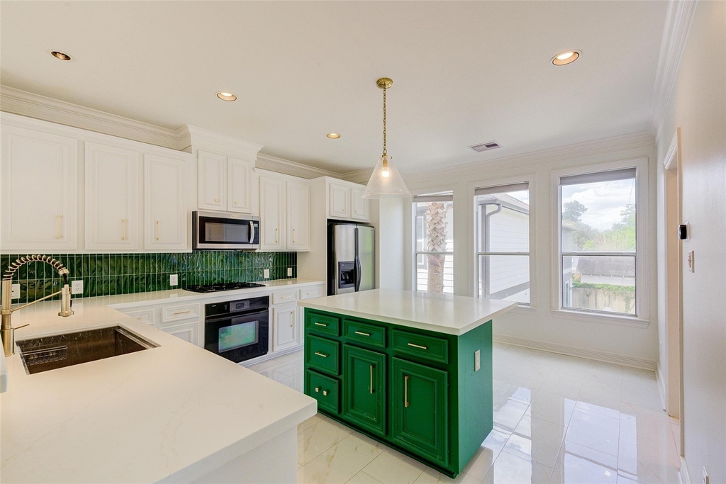 1413 Michigan Street - Photo 8