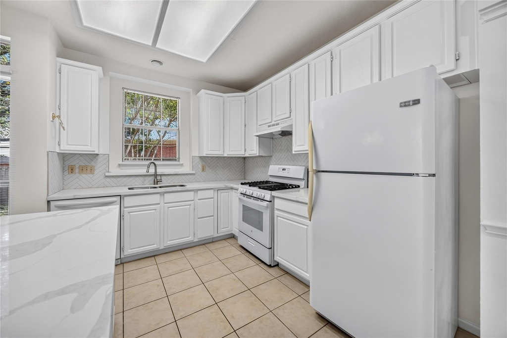 88 Laughing Brook Court - Photo 8
