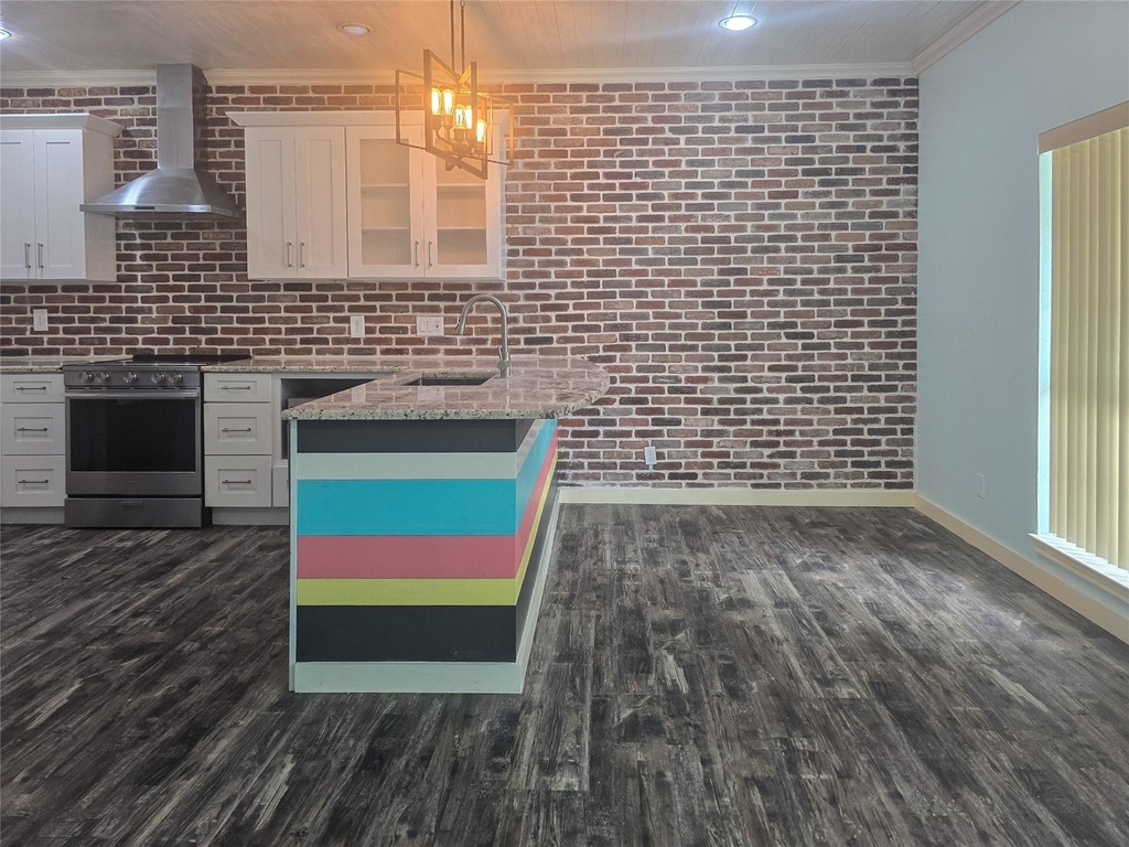 921 Marine Drive - Photo 1