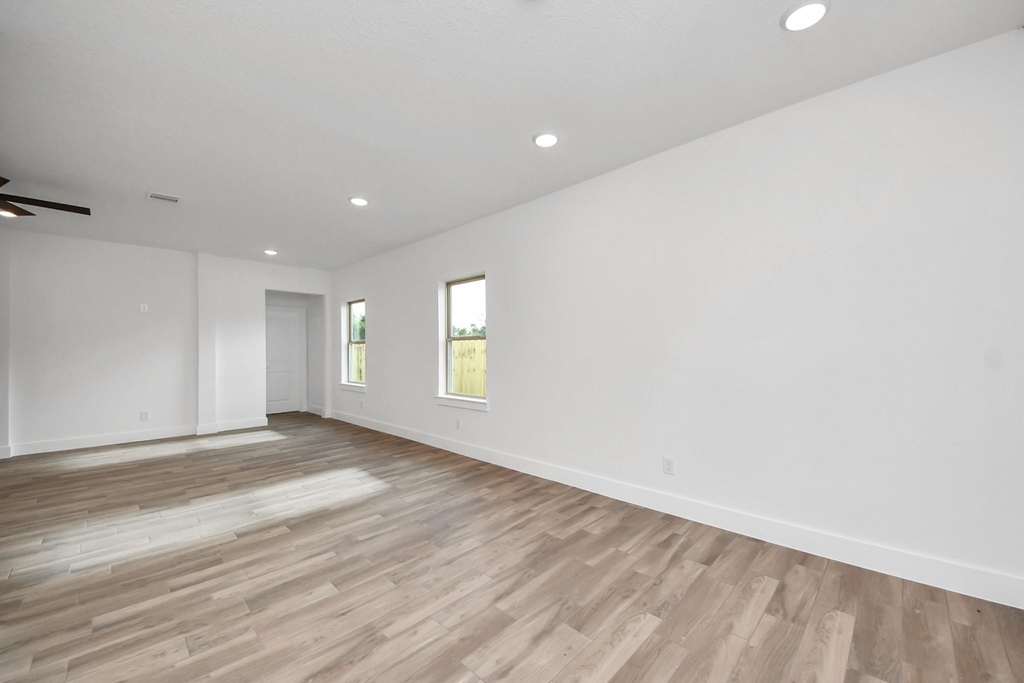 765 Marjorie Street - Photo 5