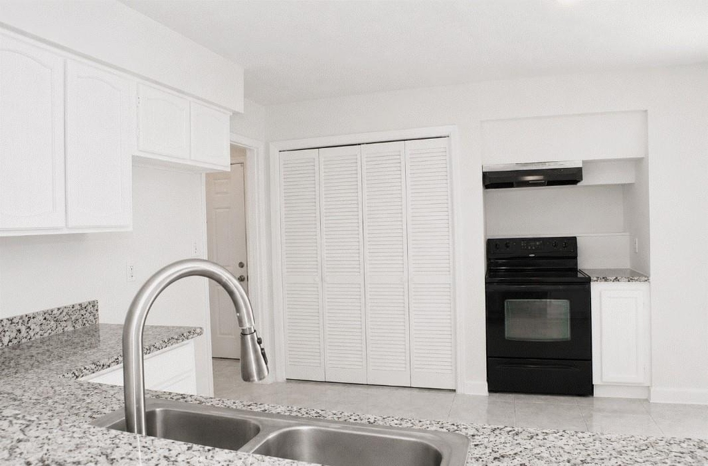 11118 High Star Drive - Photo 7