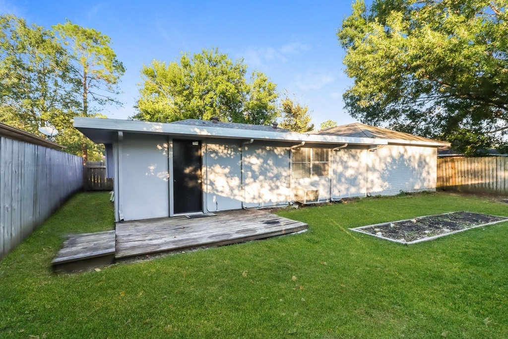 16310 Forest Bend Avenue - Photo 13