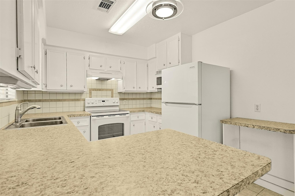 2003 Kingsway Drive - Photo 12