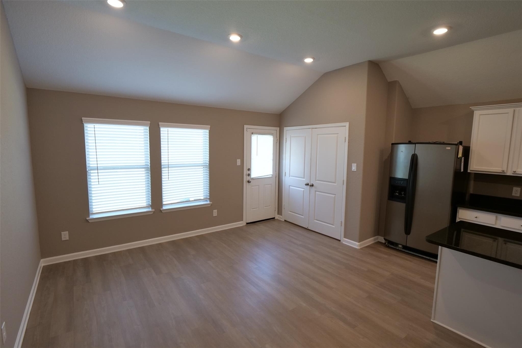 7211 Songlark Landing - Photo 9